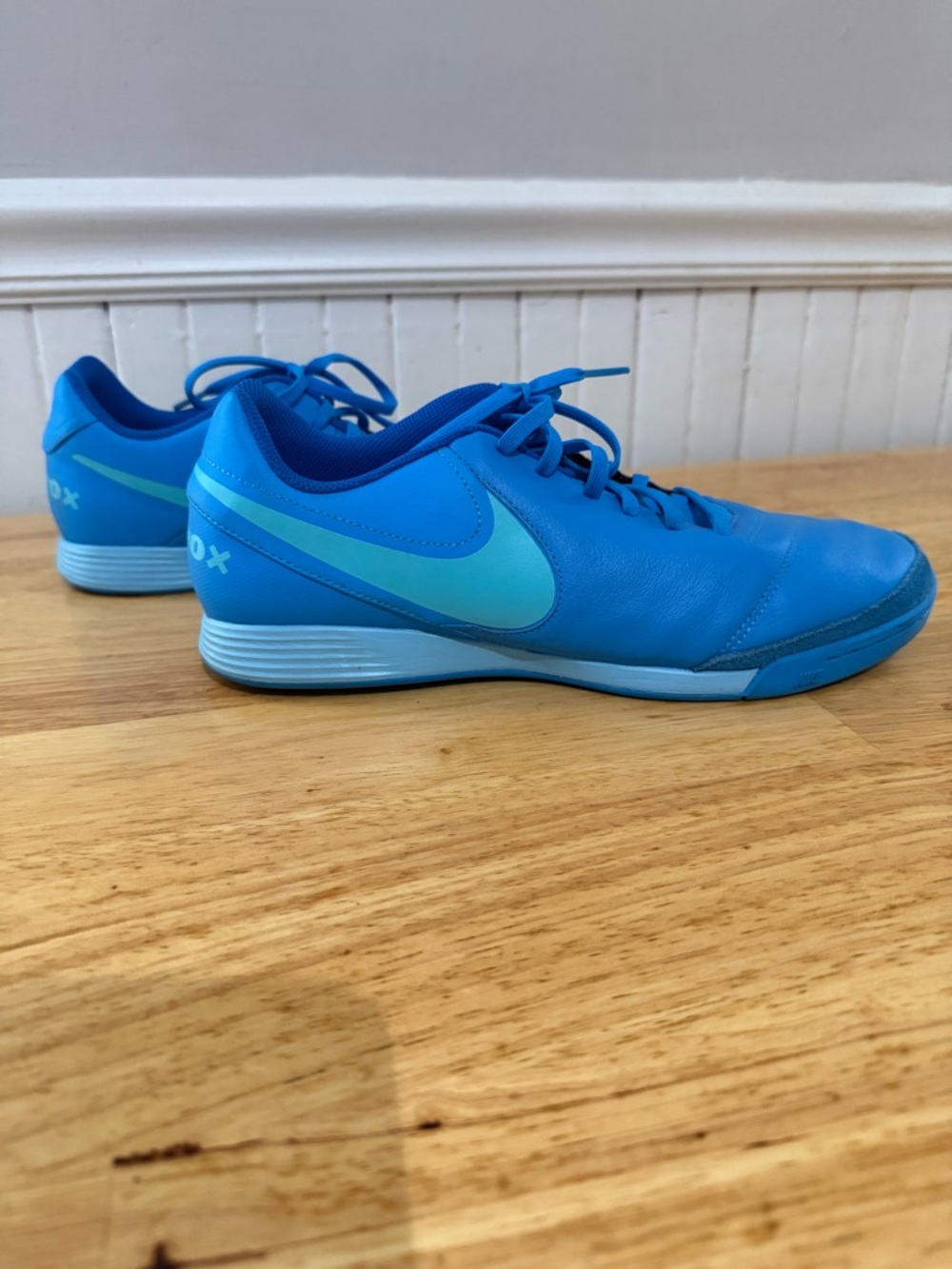 Nike Men’s Blue Teal Indoor Training Sneakers